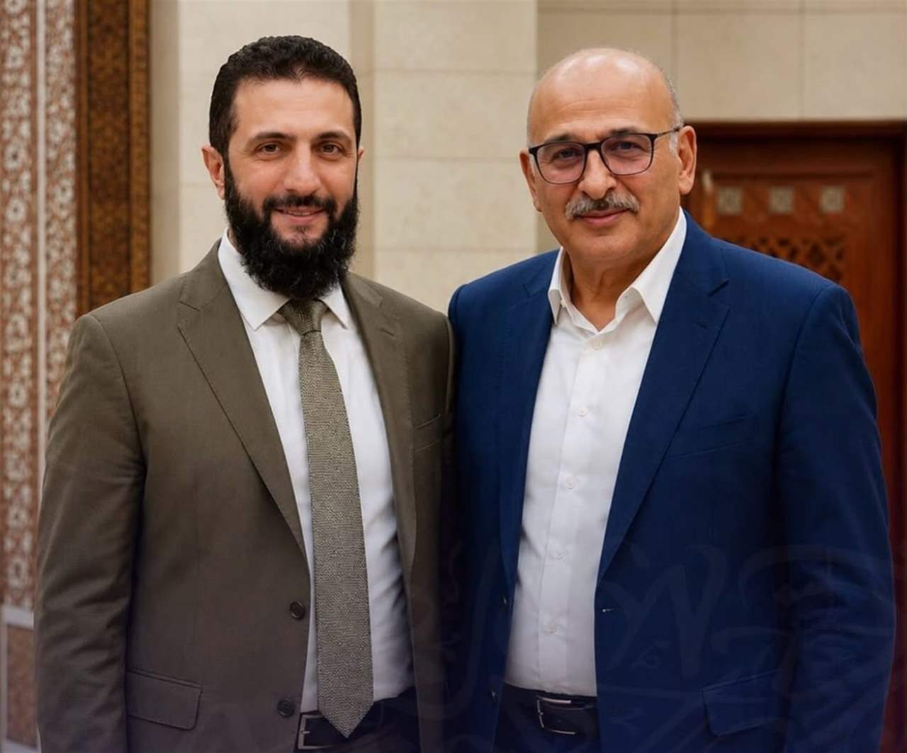 الرئيس السوري أحمد الشرع يستقبل الفنان جمال سليمان في قصر الشعب
