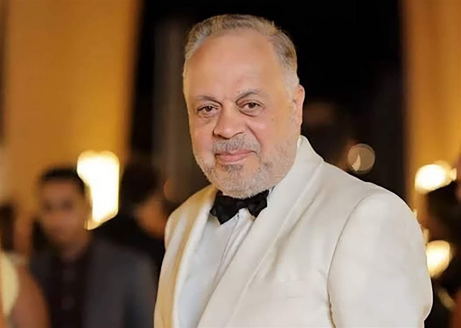أشرف زكي يوقف ممثلًا مصريًا بعد أزمة تصريحاته عن النساء