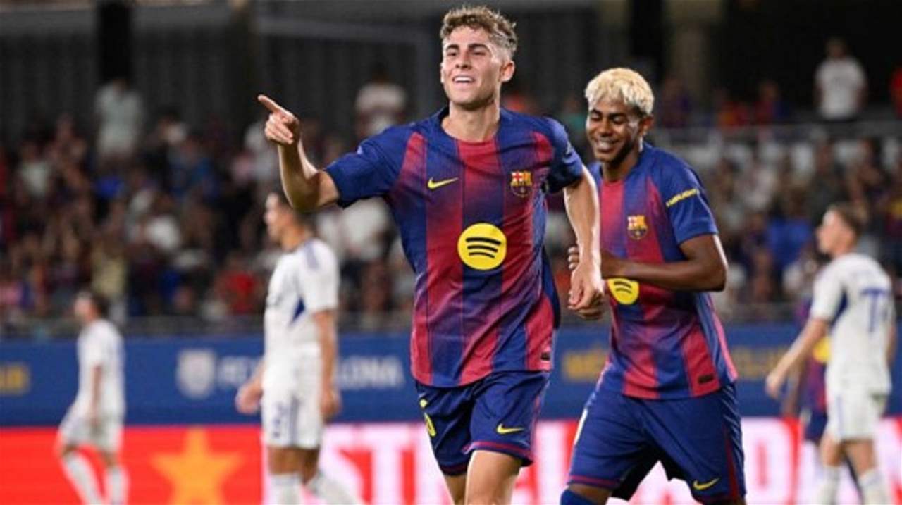 نجم برشلونة يسخر من رئيس ريال مدريد