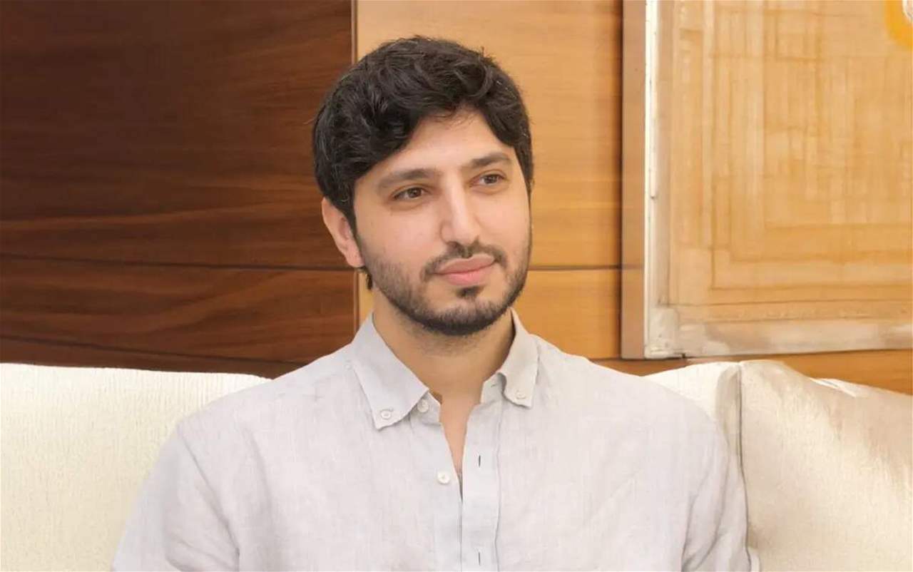 خاص - هل سيرى فضل شاكر حفيده الجديد؟ وهذا اول ما فعله محمد شاكر لحظة حمل ابنه 