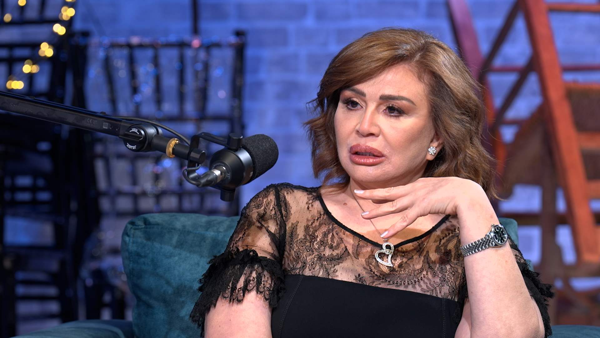 الهام شاهين تروي كيف غسلت جـ ـثمان والدتها بيديها 
