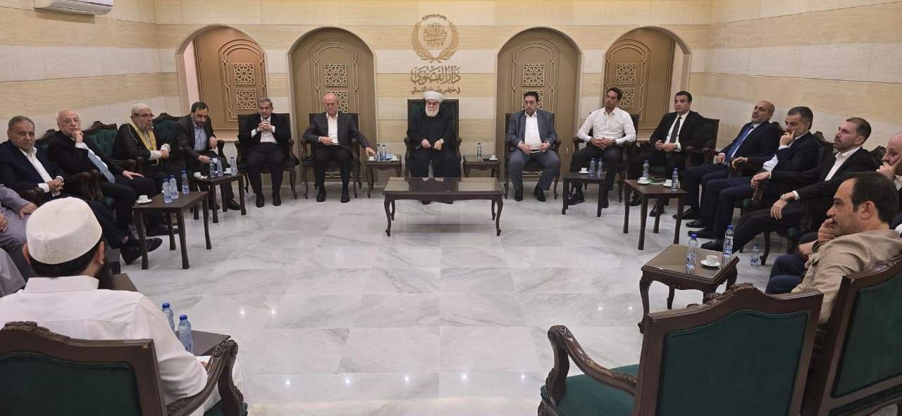  اجتماع النواب السنّة في دار الفتوى بطرابلس برئاسة مفتي طرابلس والشمال الشيخ محمد إمام  للبحث في ملف قانون العفو العام 