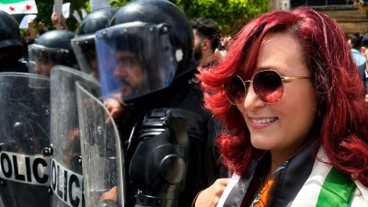تفاصيل الافراج عن خولة برغوث زوجة ابن الفنانة السورية منى واصف 
