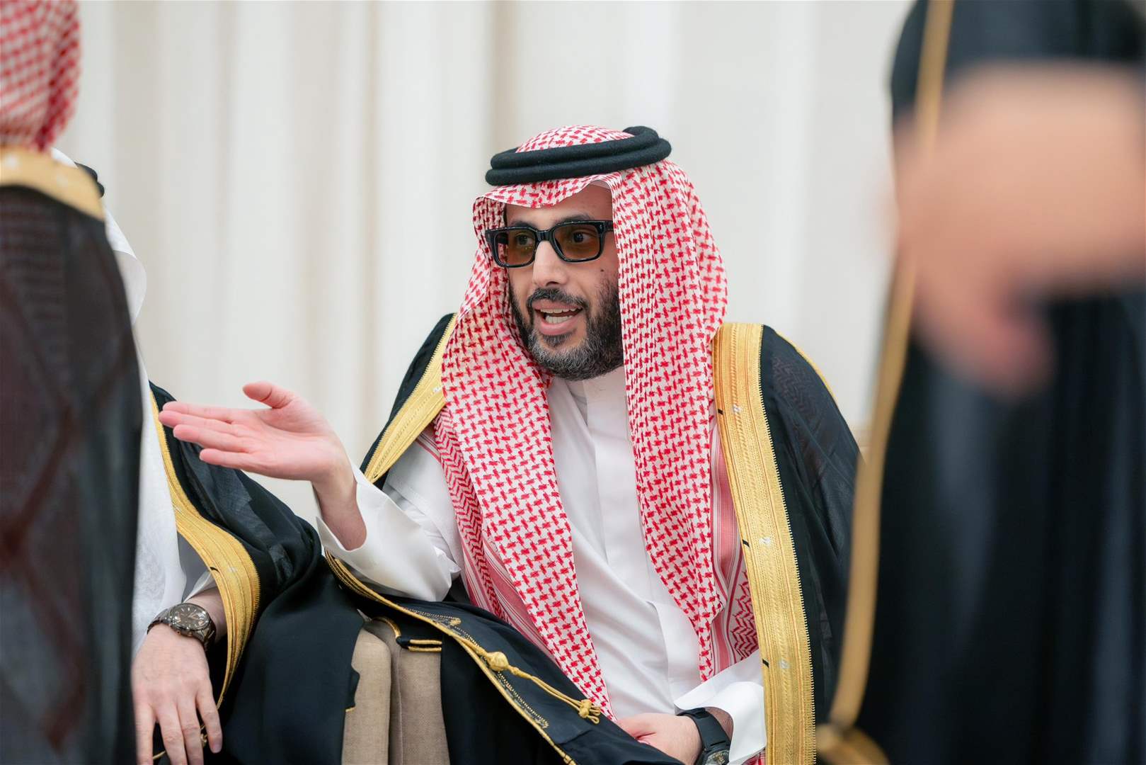 المستشار تركي ال الشيخ يحتفل بعقد قران شقيقته ويوجه رسالة مؤثرة لها