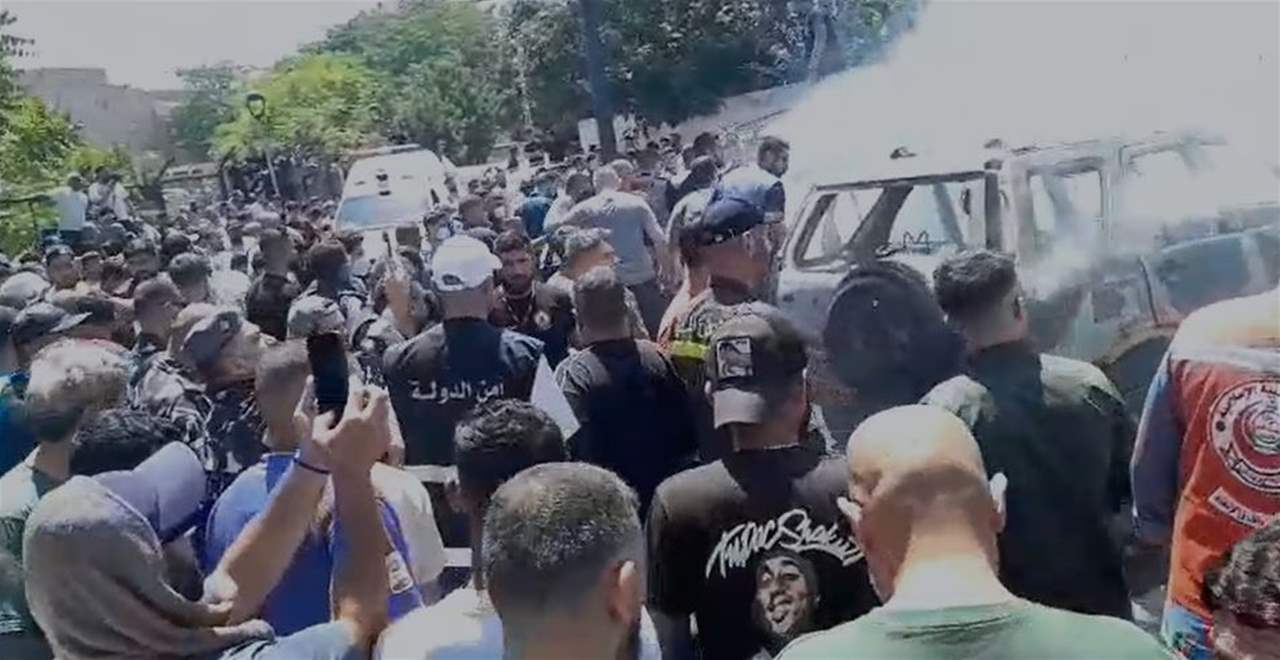 من موقع الاستهداف في صيدا.. مراسل الجديد ينقل المشهد