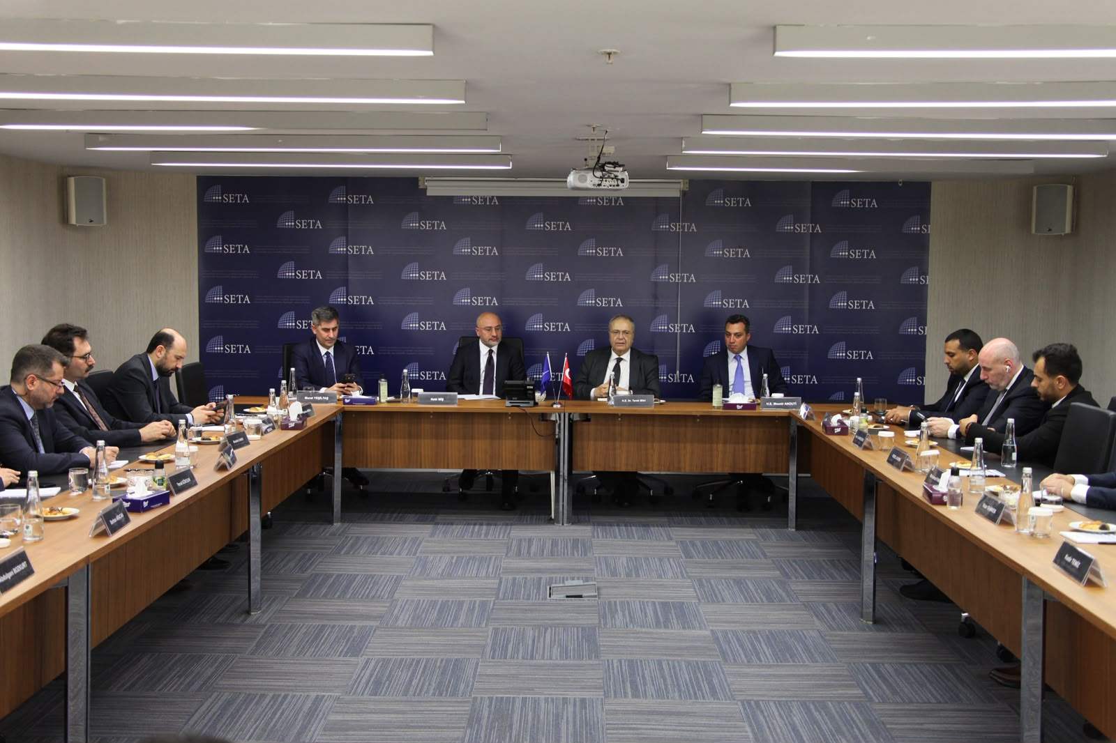 متري بحث في أنقرة مستقبل وقف النار والانسحاب الإسرائيلي وإعادة الإعمار