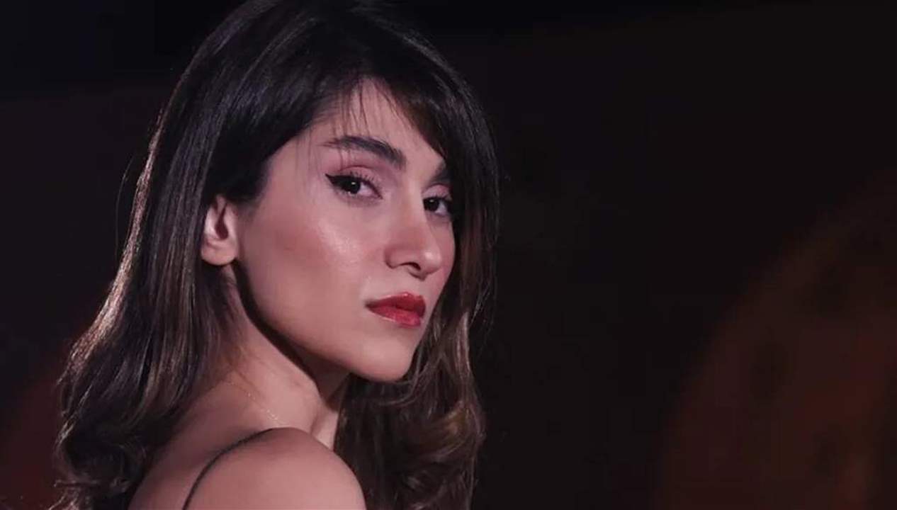 74 جلدة ومنع من الغناء.. حكم قاسٍ بحق الفنانة الإيرانية باراستو أحمدي