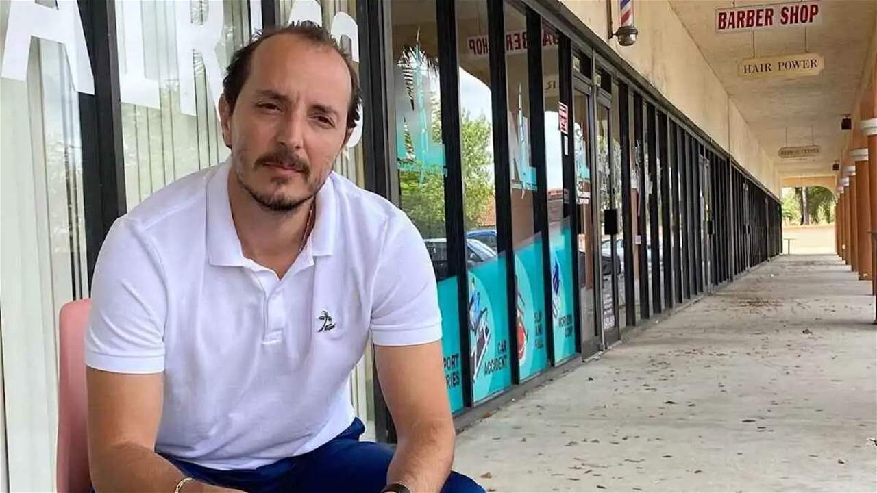 الموت يفجع الفنان السوري محمد أوسو بوفاة والده 