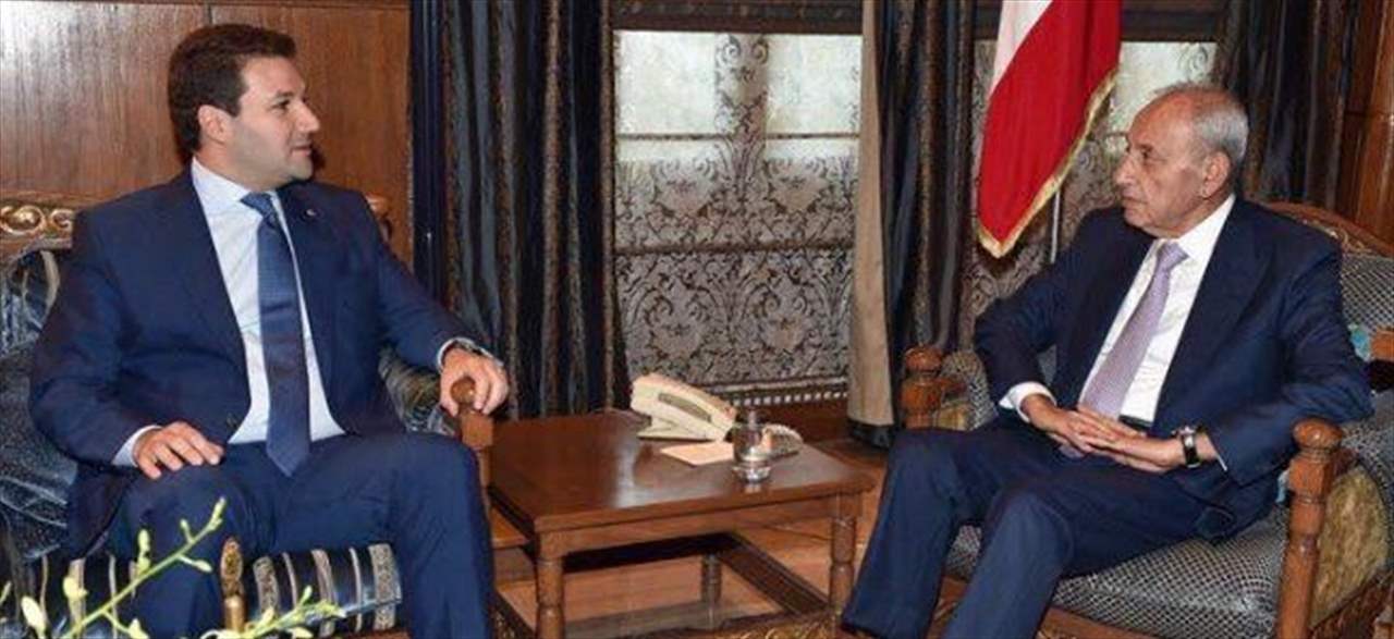 من الجميل إلى بري: بقاء سلاح الحزب هو الفتنة بعينها