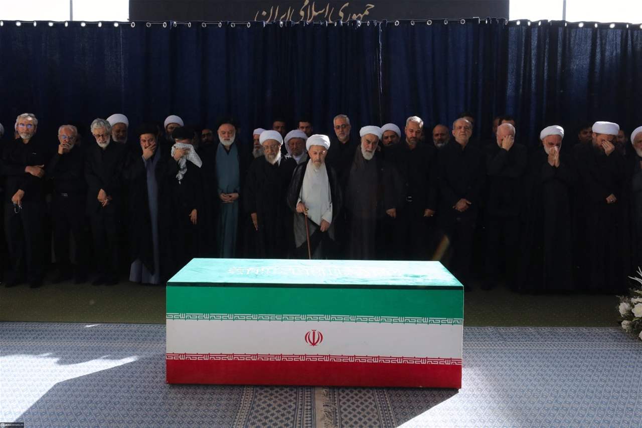 جنازة خامنئي تنطلق في طهران.. وتحذير من "التدافع المميت" 