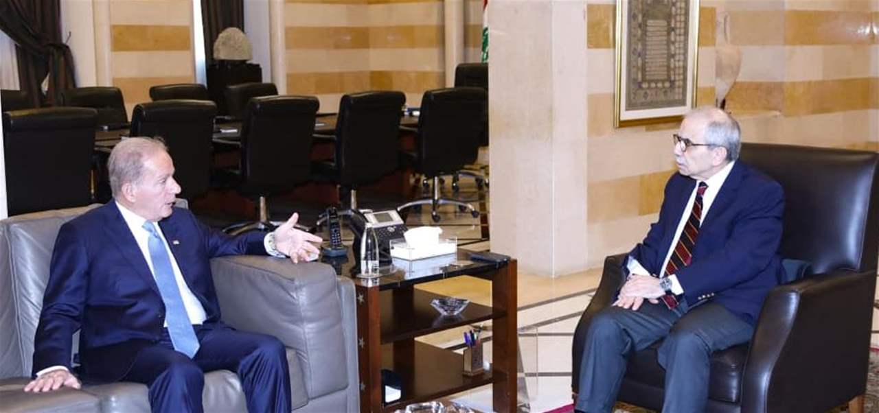 الرئيس سلام استقبل السفير الأميركي في لبنان ميشال عيسى حيث جرى البحث في تنفيذ الإطار الثلاثي ولا سيما لجهة بدء الانسحاب الإسرائيلي من المناطق التجريبية تمهيدًا لانتشار الجيش اللبناني فيها 