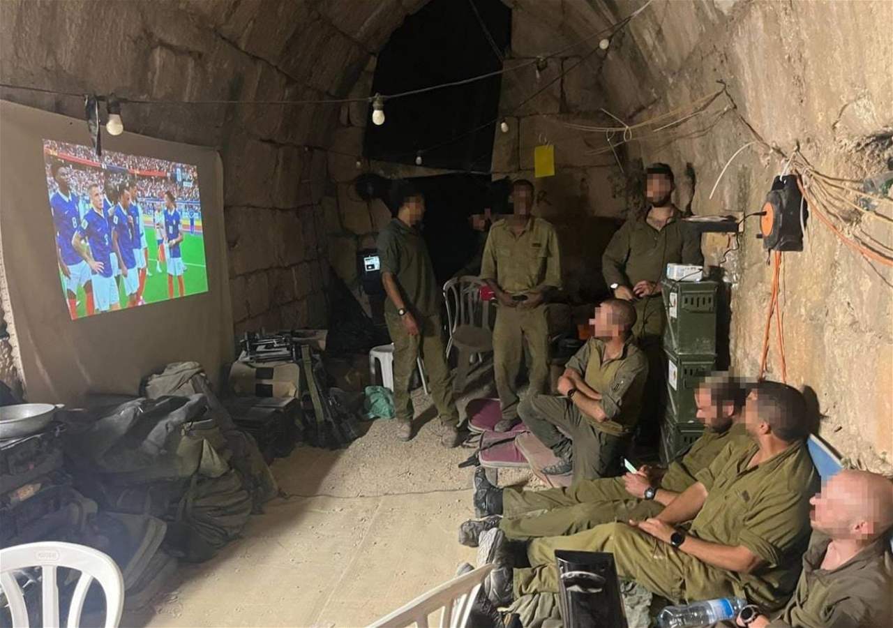 بالصورة - جنود إسرائيليون يتابعون المونديال من قلعة الشقيف