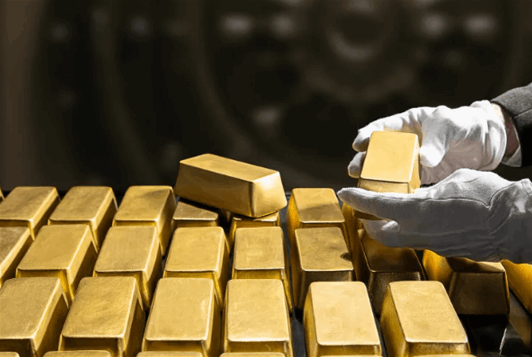 الذهب مستمر بالانخفاض.. كم بلغ سعر الأونصة؟