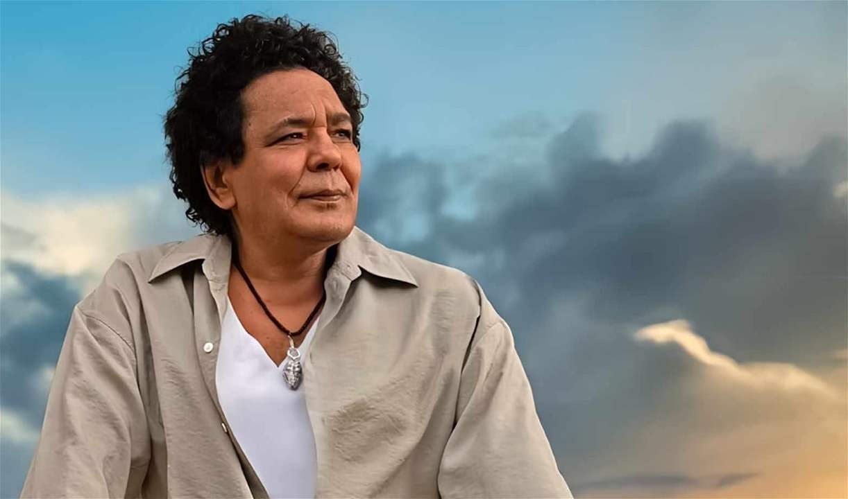 محمد منير يتعرض لأزمة صحية ومصدر مقرب يكشف تفاصيل حالته 