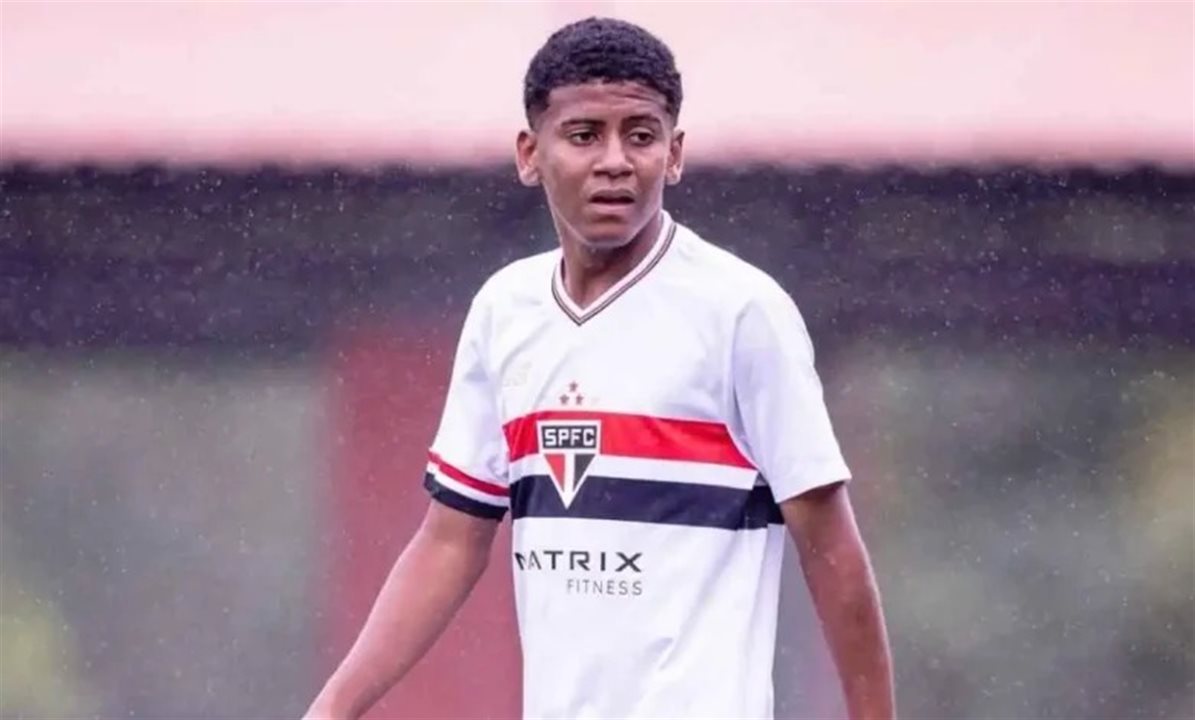 مأساة في البرازيل..رصاصة طائشة تنهي حياة لاعب برازيلي خلال بطولة كروية