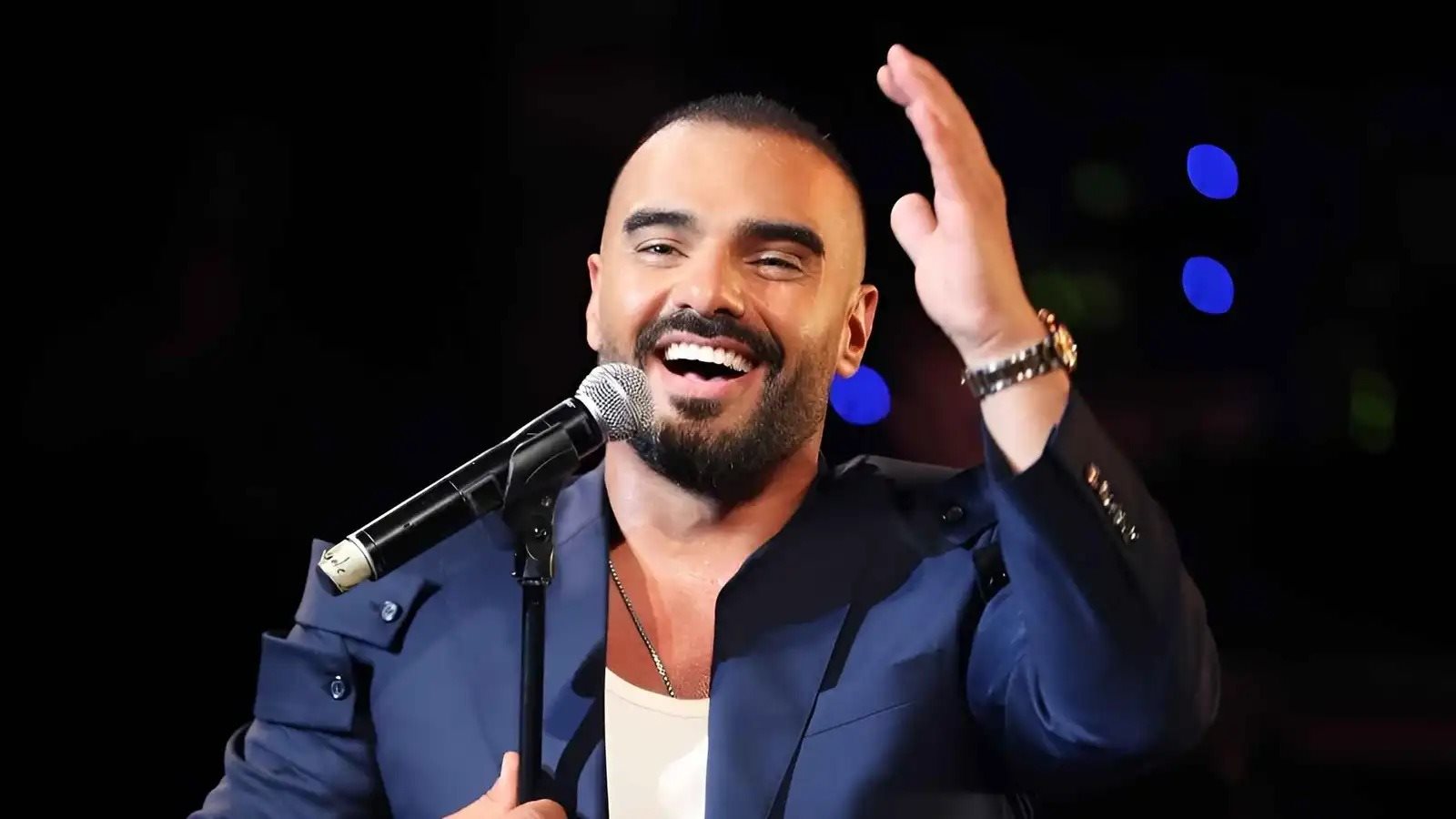 جوزيف عطية يدعم بيرلا حرب قبل سفرها إلى فيتنام ورسالتها تعيد علاقتهما إلى الواجهة