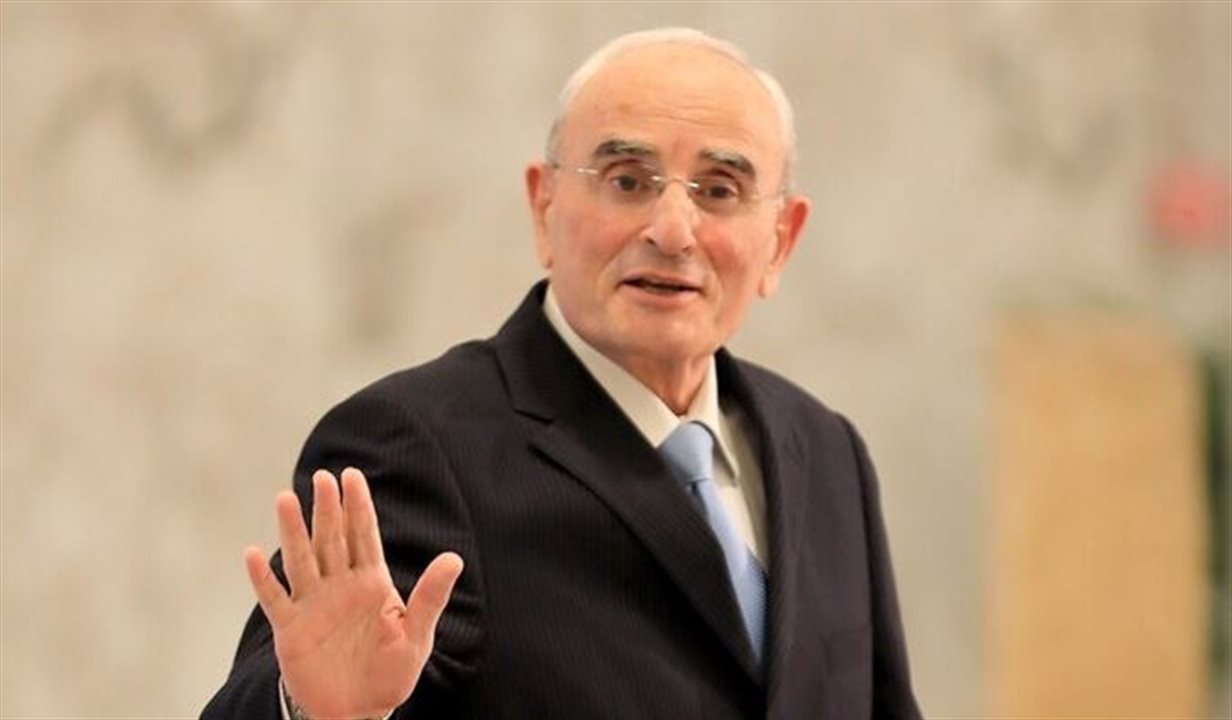 مراسلة الجديد: وصول وزير الدفاع ميشال منسى الى مجلس نواب