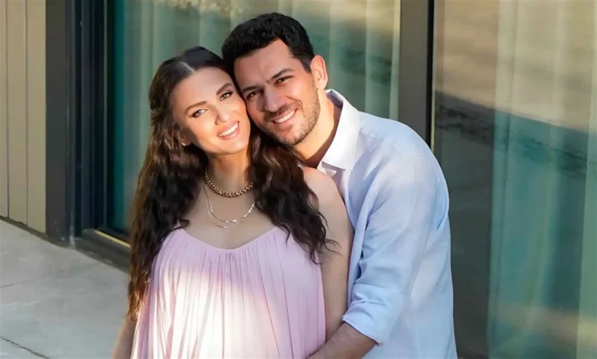 مراد يلدريم وإيمان الباني ينتظران مولودهما الثاني