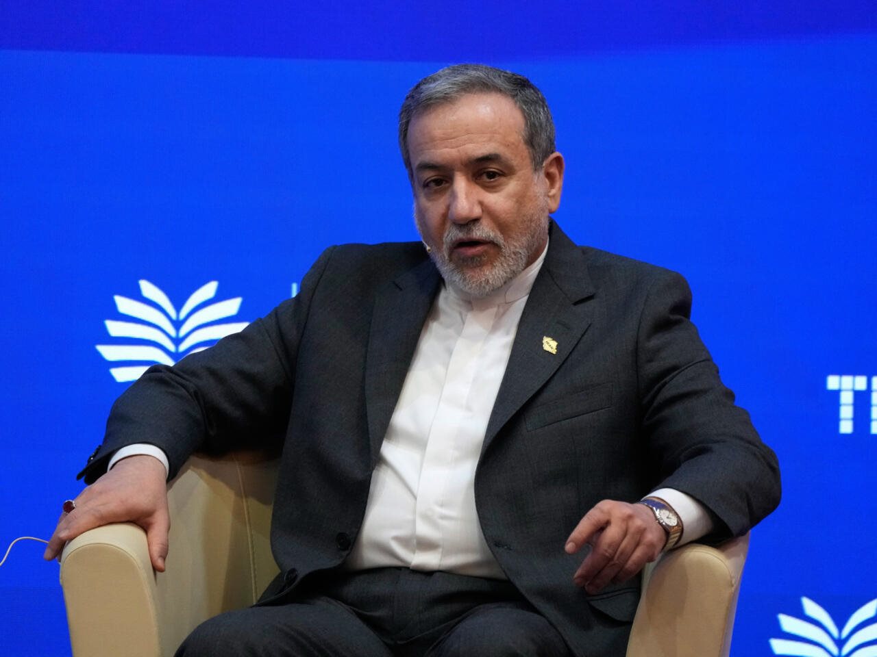 وزير الخارجية الإيراني: ما يسمى بيوم النصر الاقتصادي ليس إلا محاولة لصرف الأنظار عن أزمة أميركا الداخلية