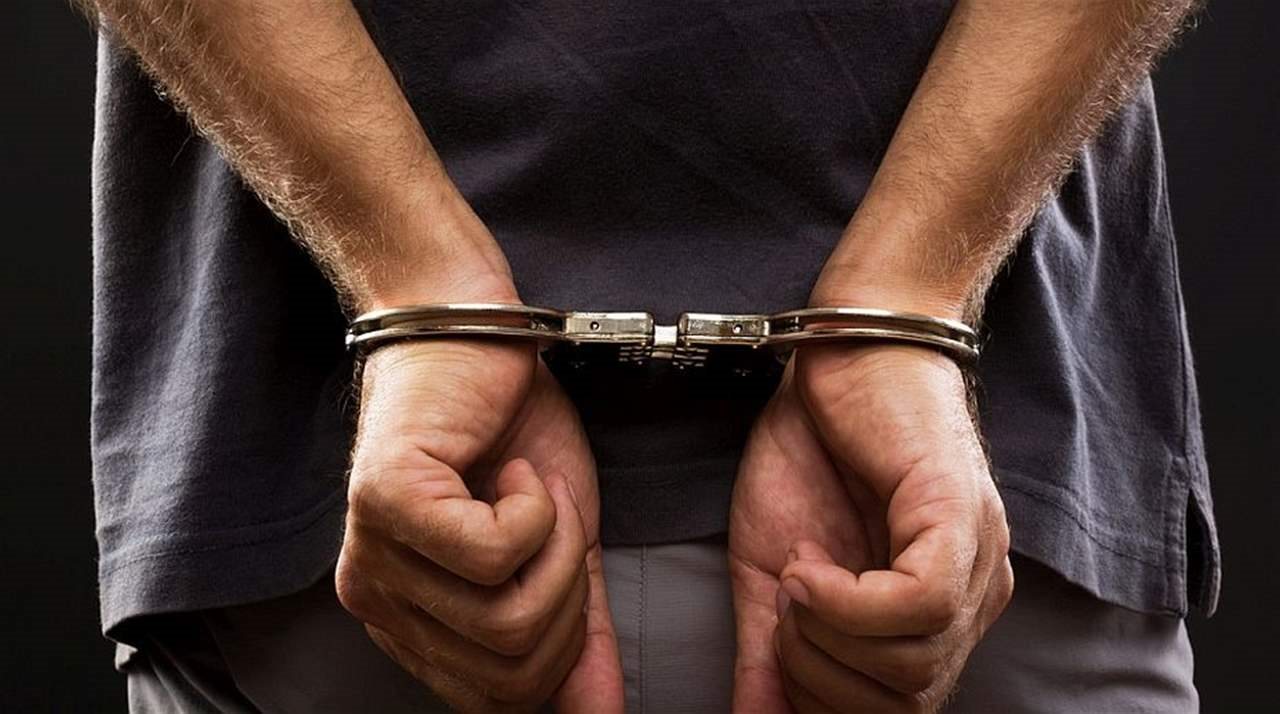 أموال ودراجات وقوارير غاز.. قاصران في قبضة الأمن بصاليما
