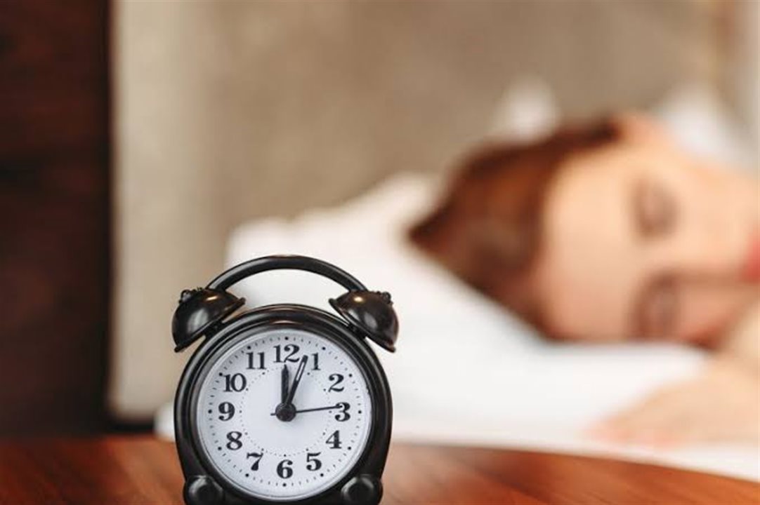 قبل أن يرنّ المنبّه.. لماذا تستيقظ فجأة؟