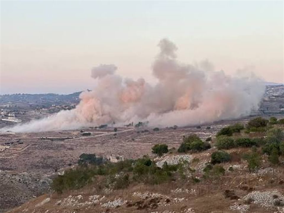 بالفيديو - الجيش الإسرائيلي يفخخ ويفجر منازل في حولا
