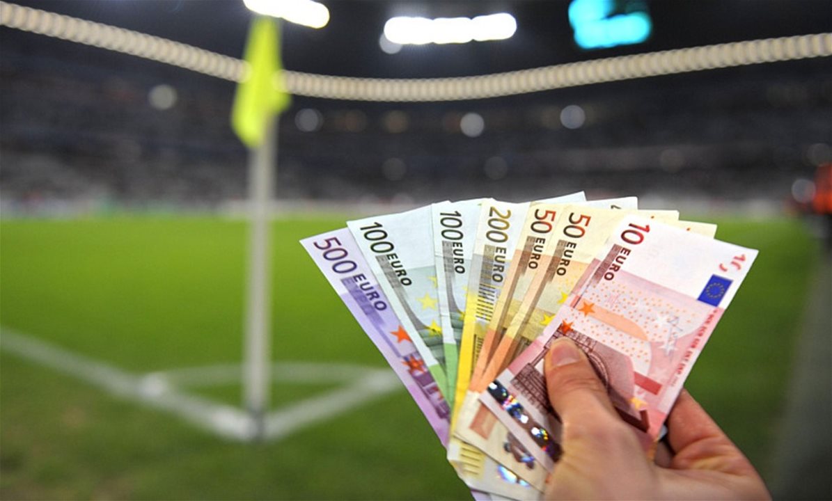 فيديو - الجماهير الإيطالية تتظاهر دفاعًا عن كرة القدم