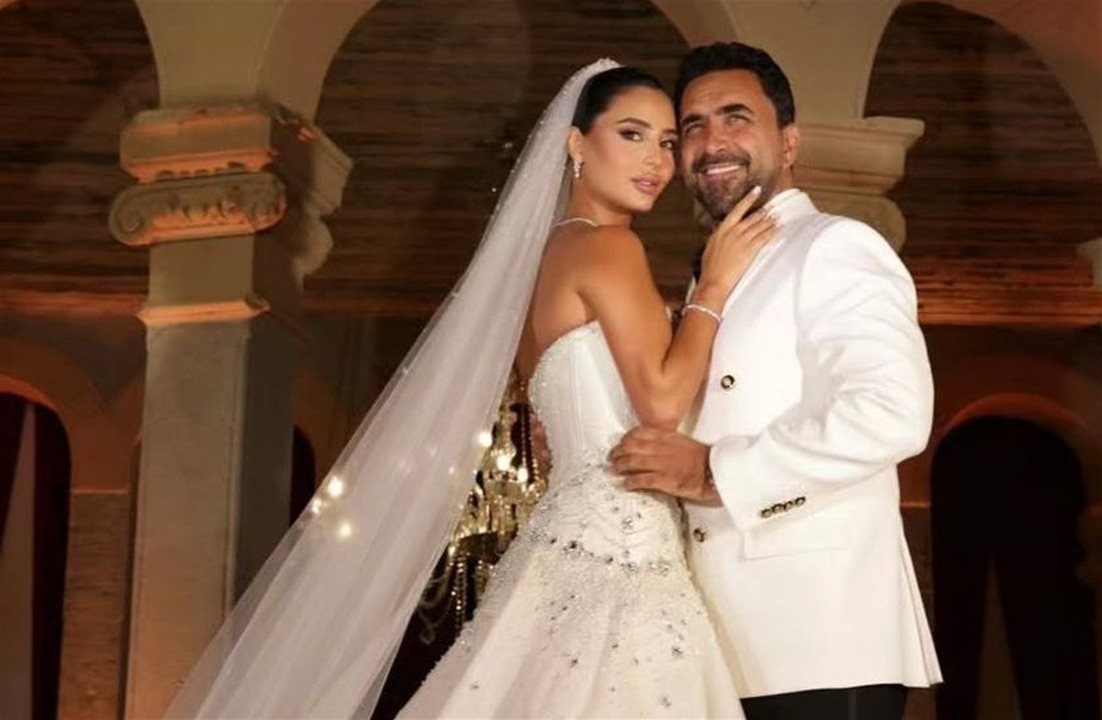 ملحم زين وهادي خليل يشــ ــعلان أجواء زفاف نادر الأتات بالغناء