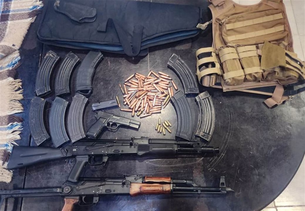الجيش يوقف 118 شخصًا في مناطق مختلفة.. أسلحة وتسلل وإطلاق نار
