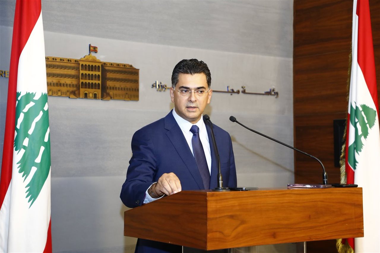 وزير الإعلام يتلو مقررات جلسة مجلس الوزراء