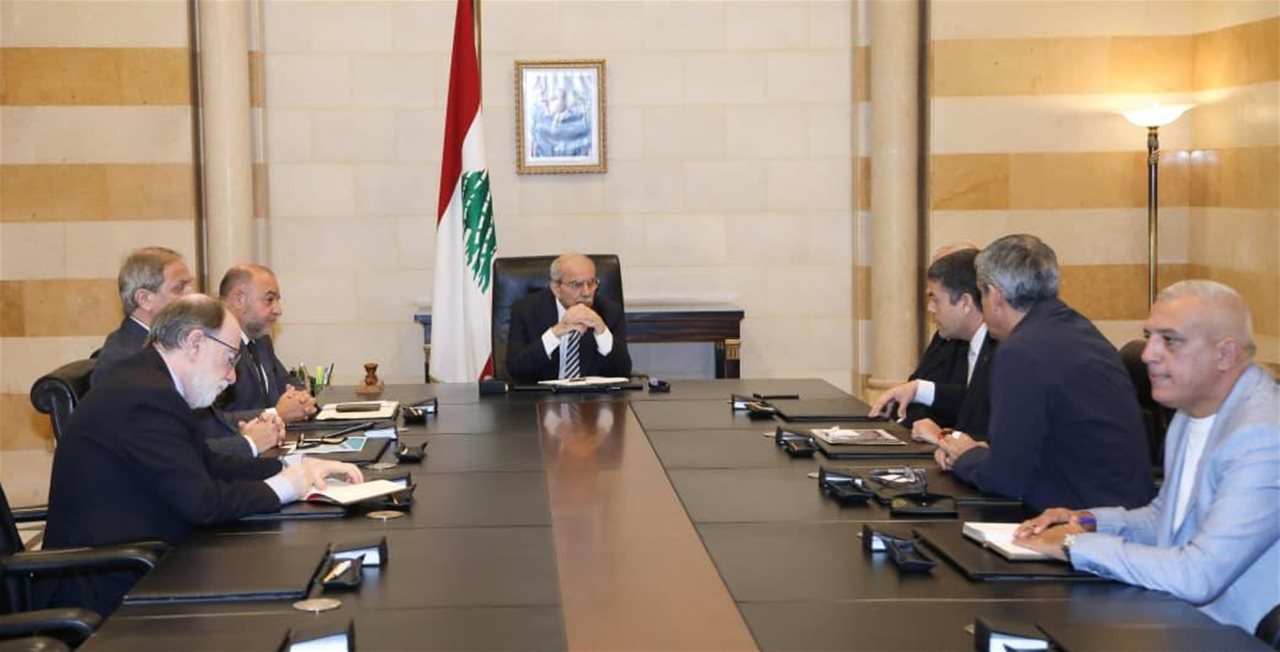 مرفأ بيروت والنقل العام والازدحام على طاولة سلام في السرايا