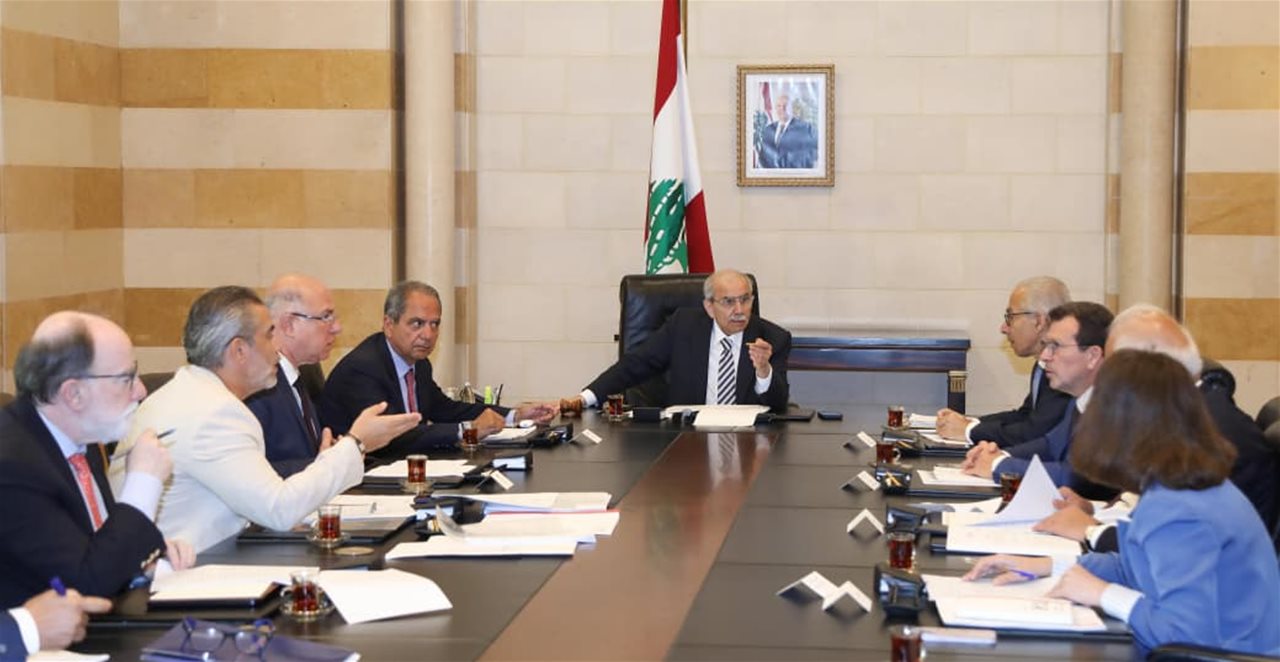 "كهرباء لبنان" نحو شركة جديدة.. وحقوق العاملين على طاولة سلام