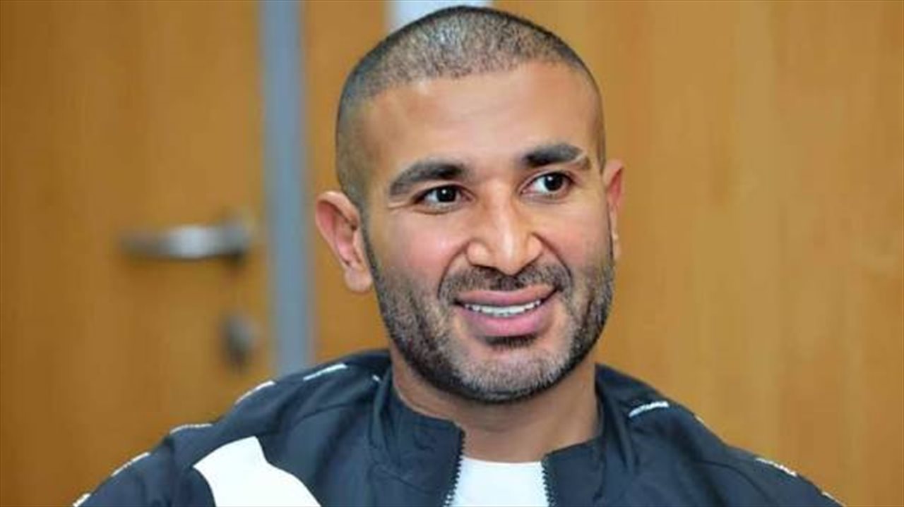 أحمد سعد يلتقي سانت ليفانت ووالده ويوجه لهما رسالة طريفة: "والده أظرف منه بكتير!"
