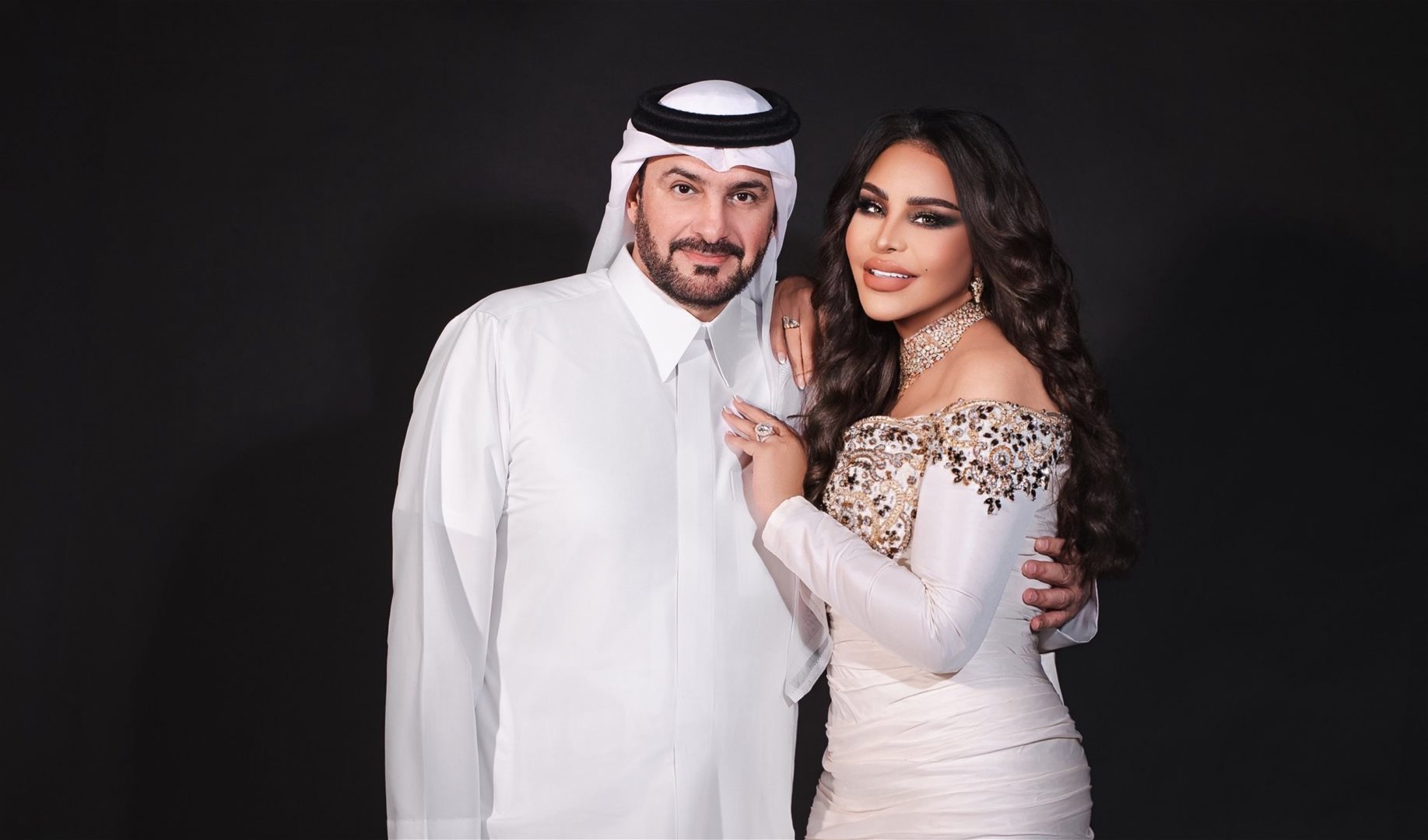 زوج أحلام في دمشق .. استقبال لافت لـ مبارك الهاجري بالخيل والسجادة الحمراء