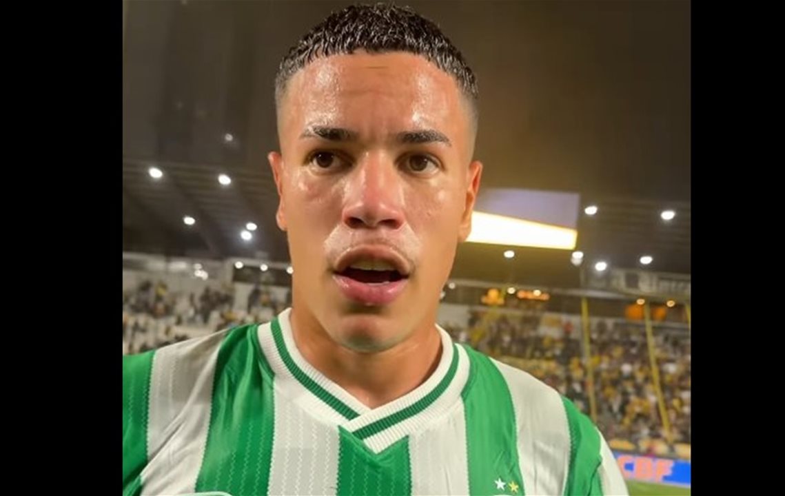 فيديو - غادر إلى الحمام وعاد ليسجّل هدفًا
