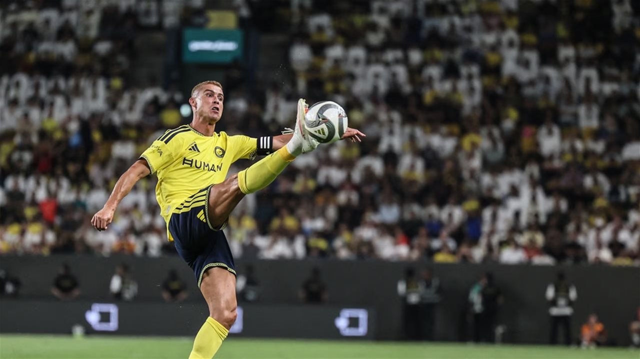 فيديو - لفتة إنسانية من رونالدو مع لاعب الخصم 