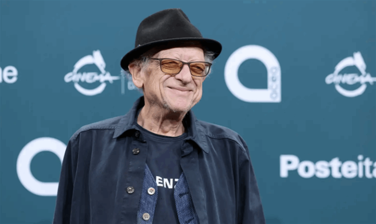 وفاة المنتج البريطاني جيريمي توماس الحائز على الأوسكار عن عمر 77 عاماً بعد مسيرة سينمائية حافلة