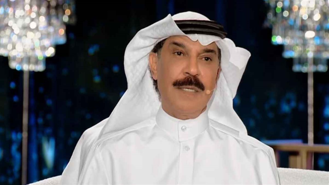 أحدث إطلالة لـ عبدالله الرويشد تثير المخاوف .. غير قادر على المشي وحده !