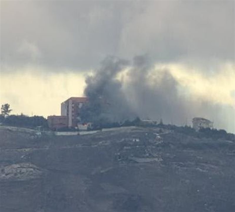 🔵 مراسل الجديد: الجيش الاسرائيلي  يضرم النيران في مستشفى ميس الجبل الحكومي