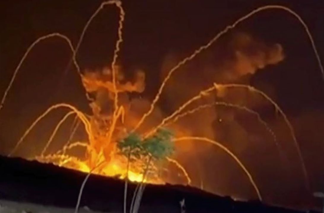 انفجارات في موقع عسكري جنوب حلب.. إغلاق طرق وتحذيرات للمدنيين