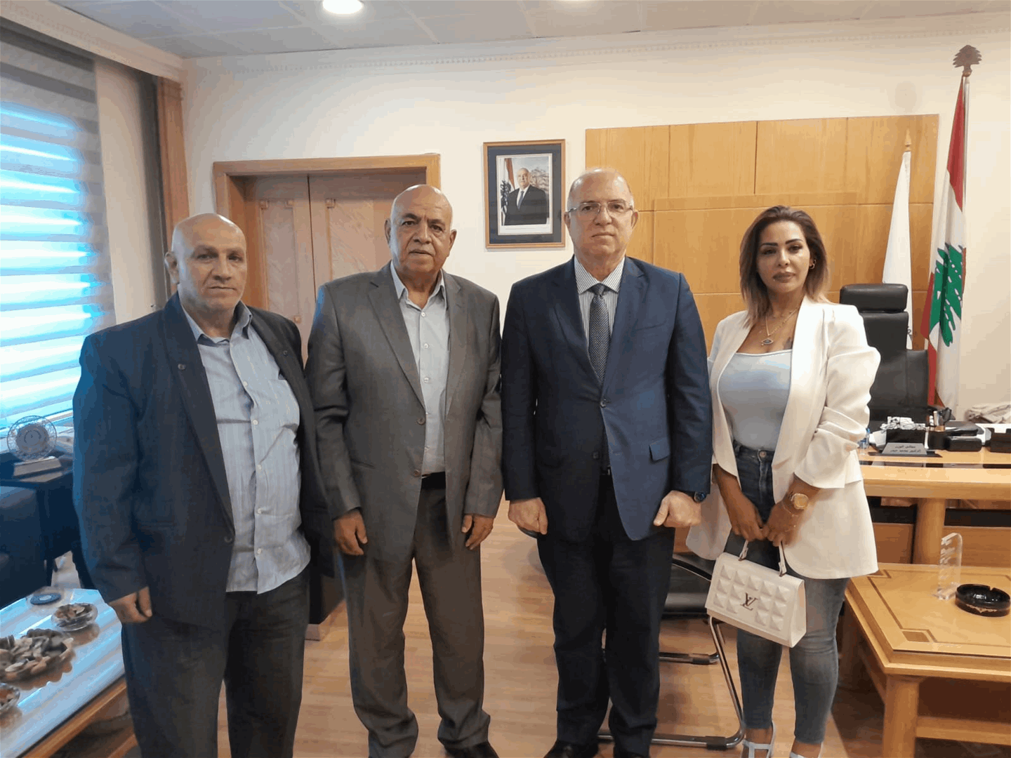 نقابة عمال المخابز تعرض مطالبها أمام وزير العمل