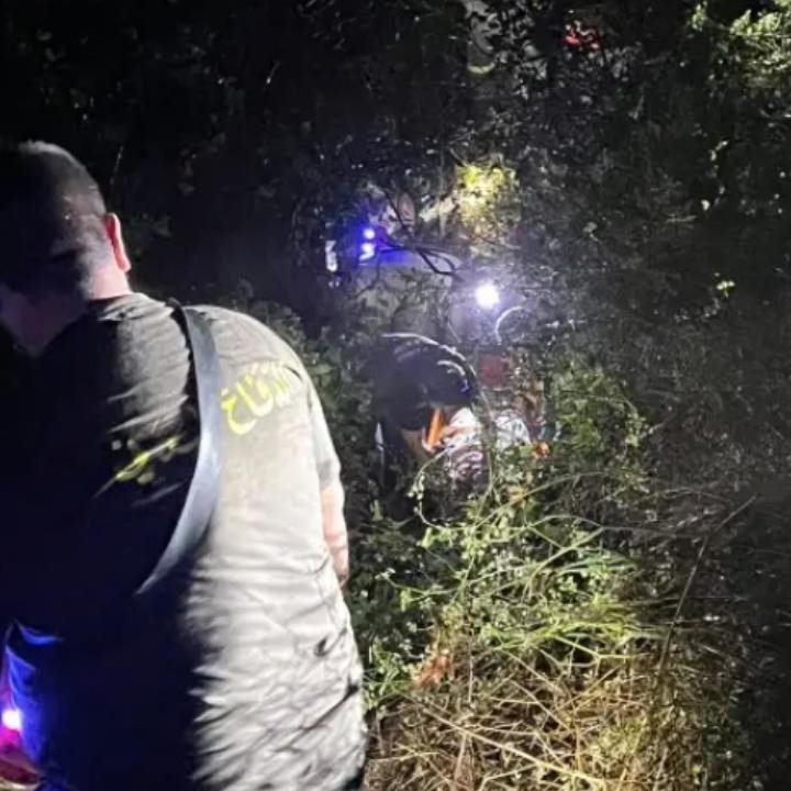 الدفاع المدني: قتيل و13 جريحاً سوريا إثر تدهور سيارة "فان" في غلبون - قضاء جبيل