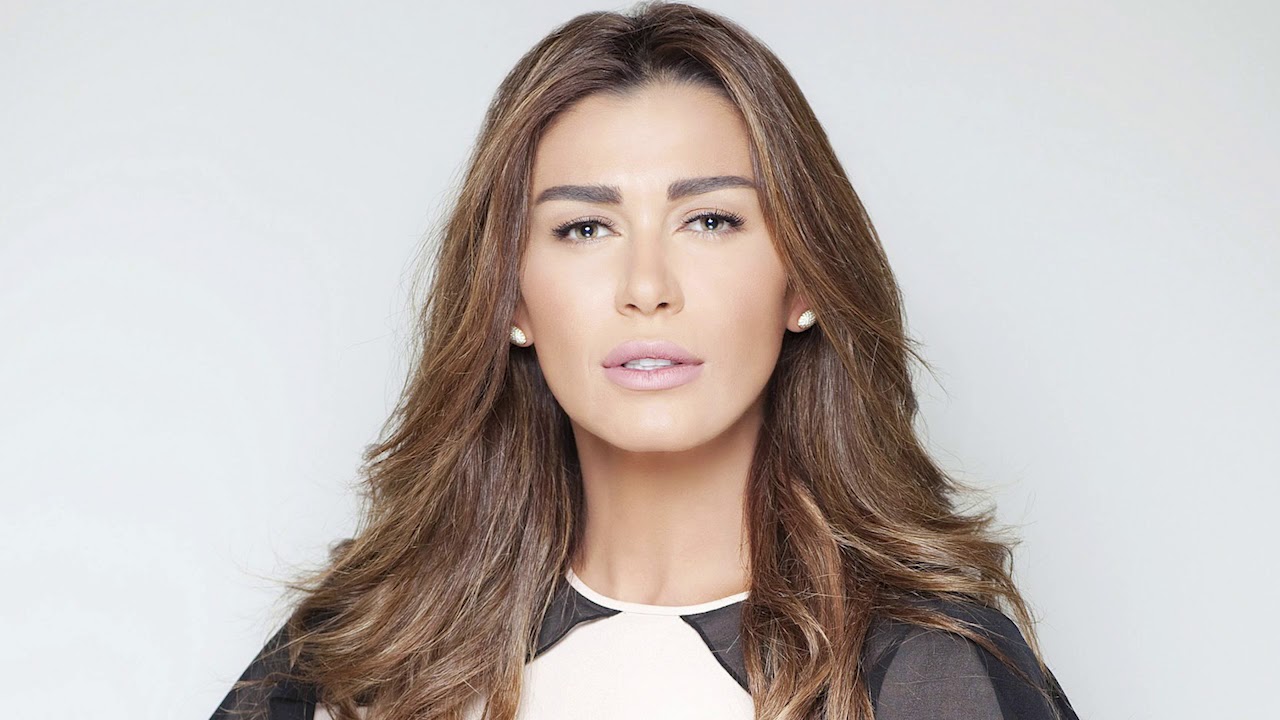 نادين الراسي ترد على الجدل بعد ربط تصريحاتها بالسيد حسن: "ما حدا يزايد ع وجعي"