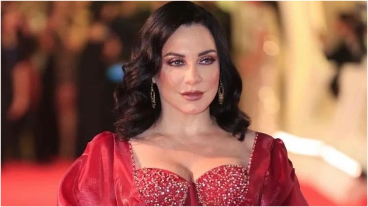 سلاف فواخرجي تحتفل بترشح فيلمها "ارض الملائكة" الى الأوسكار