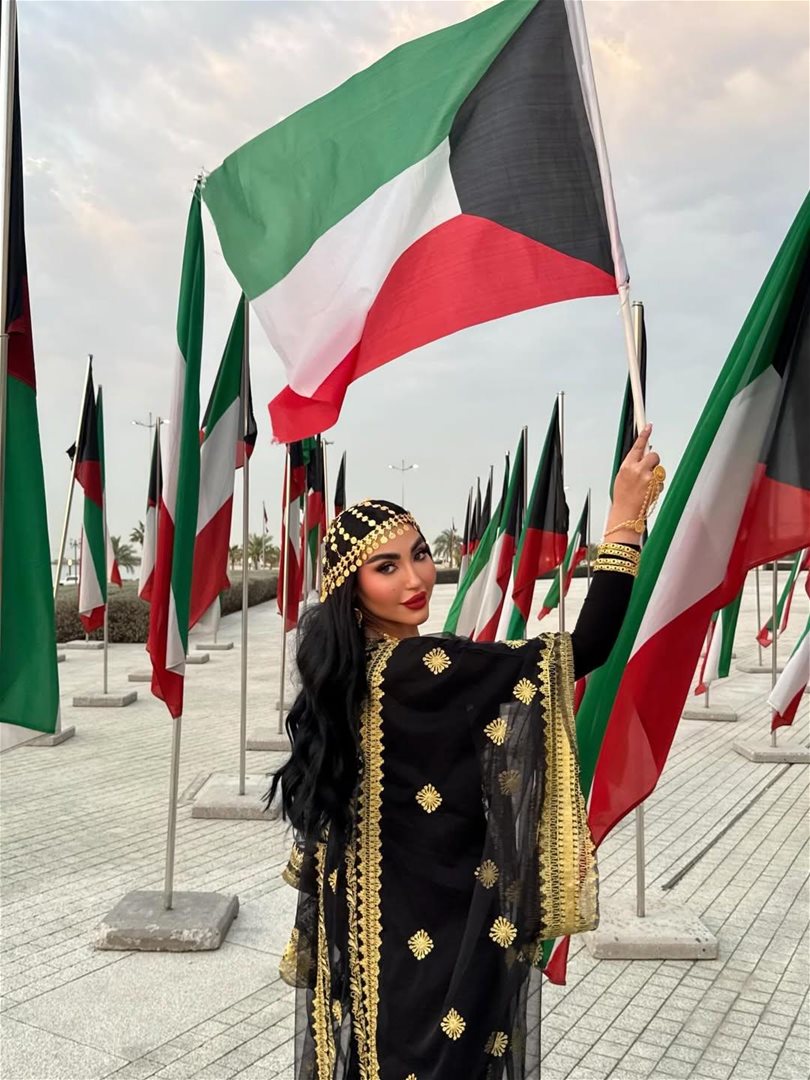 ترحيل الفاشينيستا نورهان الشهيرة بـ “بوكاهانتس” من الكويت  بتهمة مخالفة الآداب العامة 
