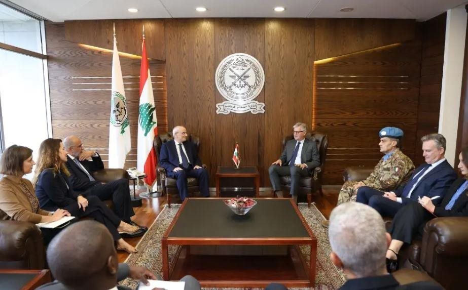 وزير الدفاع يستقبل لاكروا.. ومصير اليونيفيل على طاولة البحث