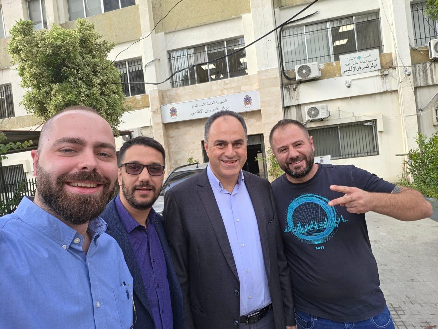 الصورة الأولى لـ"د فود" بعد خروجه من السجن  