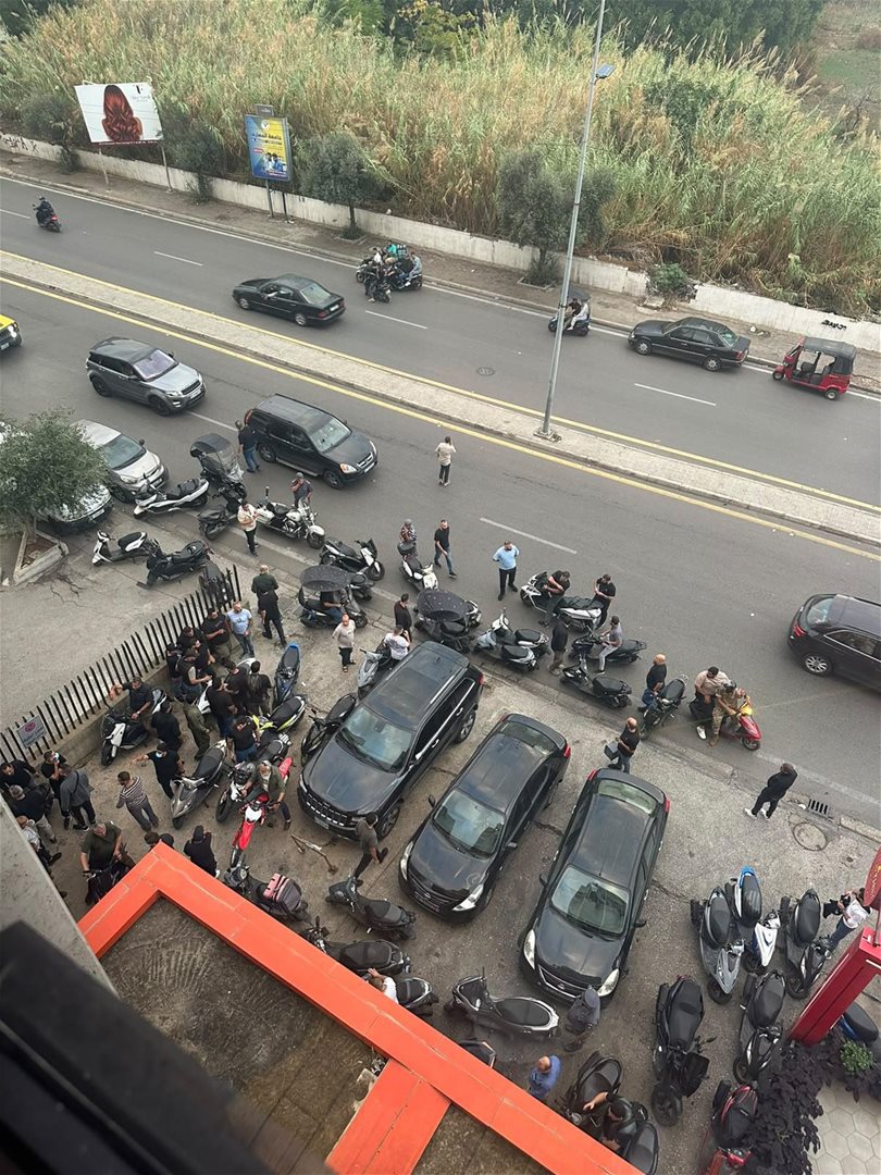 مسلحون من الحزب يحاصرون دورية أمنية.. ماذا يحصل عند أطراف الضاحية؟