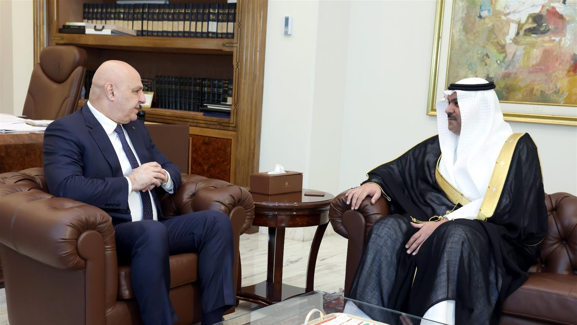 عون يستقبل السفير السعودي ويؤكد تضامن لبنان مع المملكة