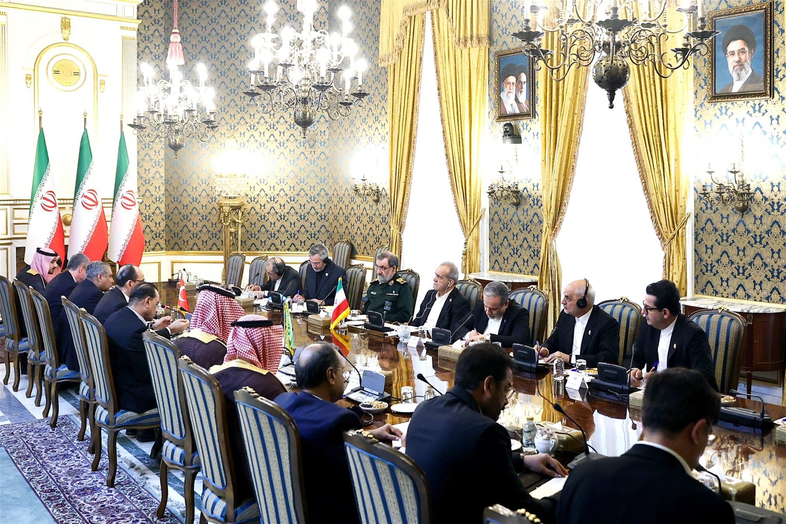 بالصورة - اجتماع حلف مكة في طهران
